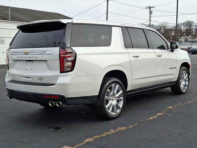 Used 2023 Chevrolet Suburban High Country w/ Premium Package 2 AWD/4WD image 17