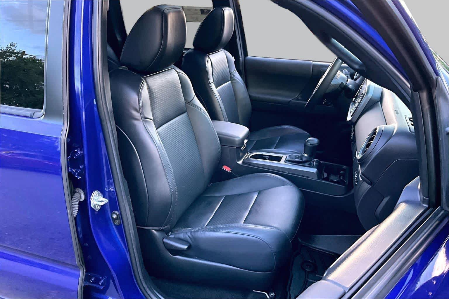 Certified 2023 Toyota Tacoma TRD Sport w/ TRD Premium Sport Package AWD/4WD image 8