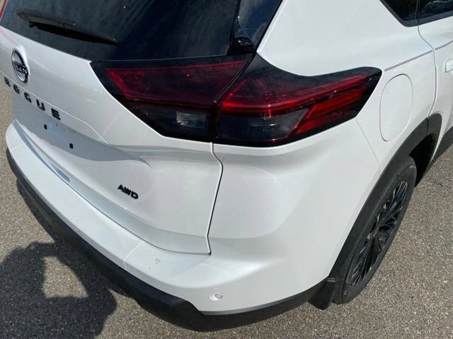 New 2026 Nissan Rogue Dark Armor AWD/4WD image 10