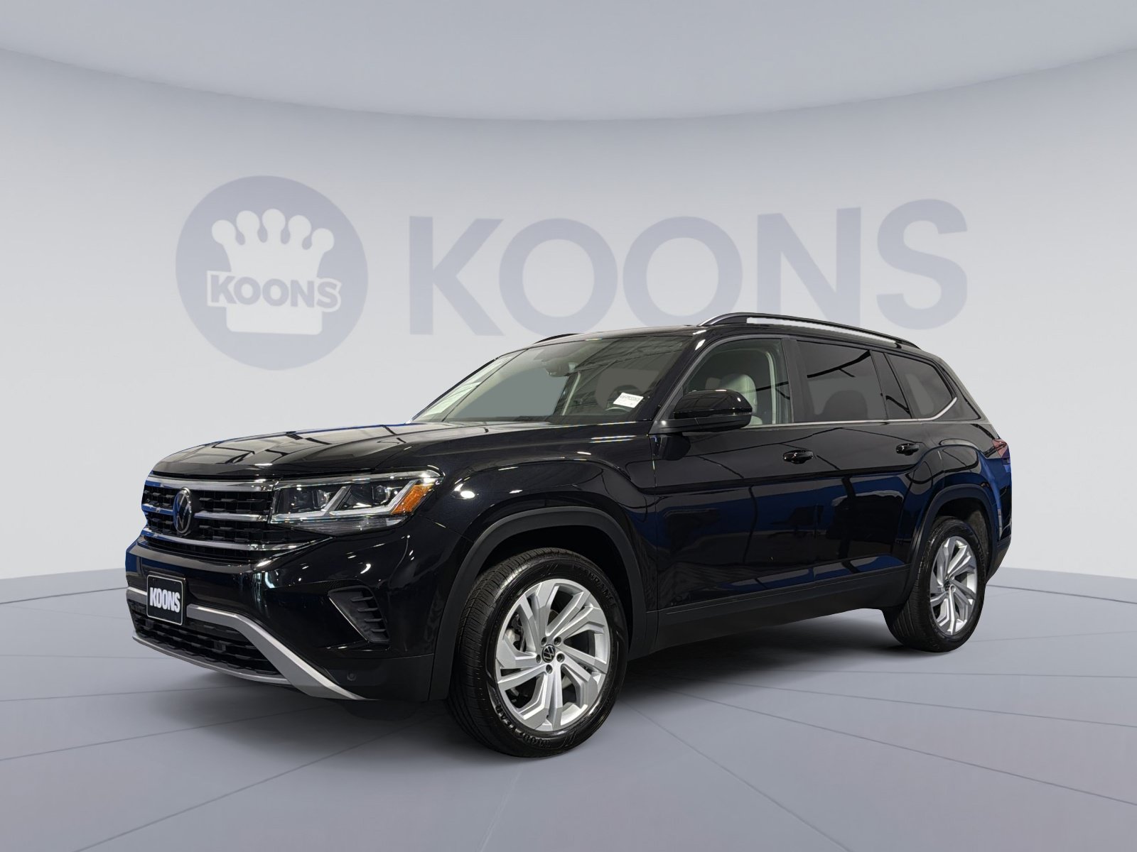 Used 2023 Volkswagen Atlas SE w/ Panoramic Sunroof Package