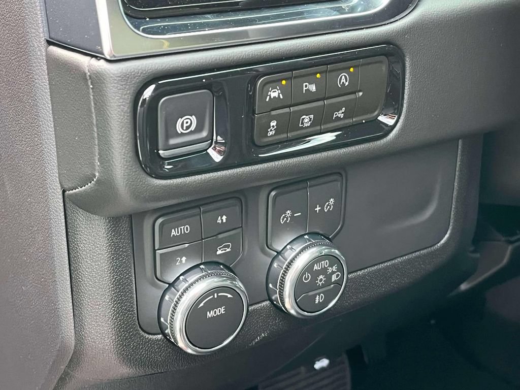 New 2026 GMC Yukon XL Elevation AWD/4WD image 26