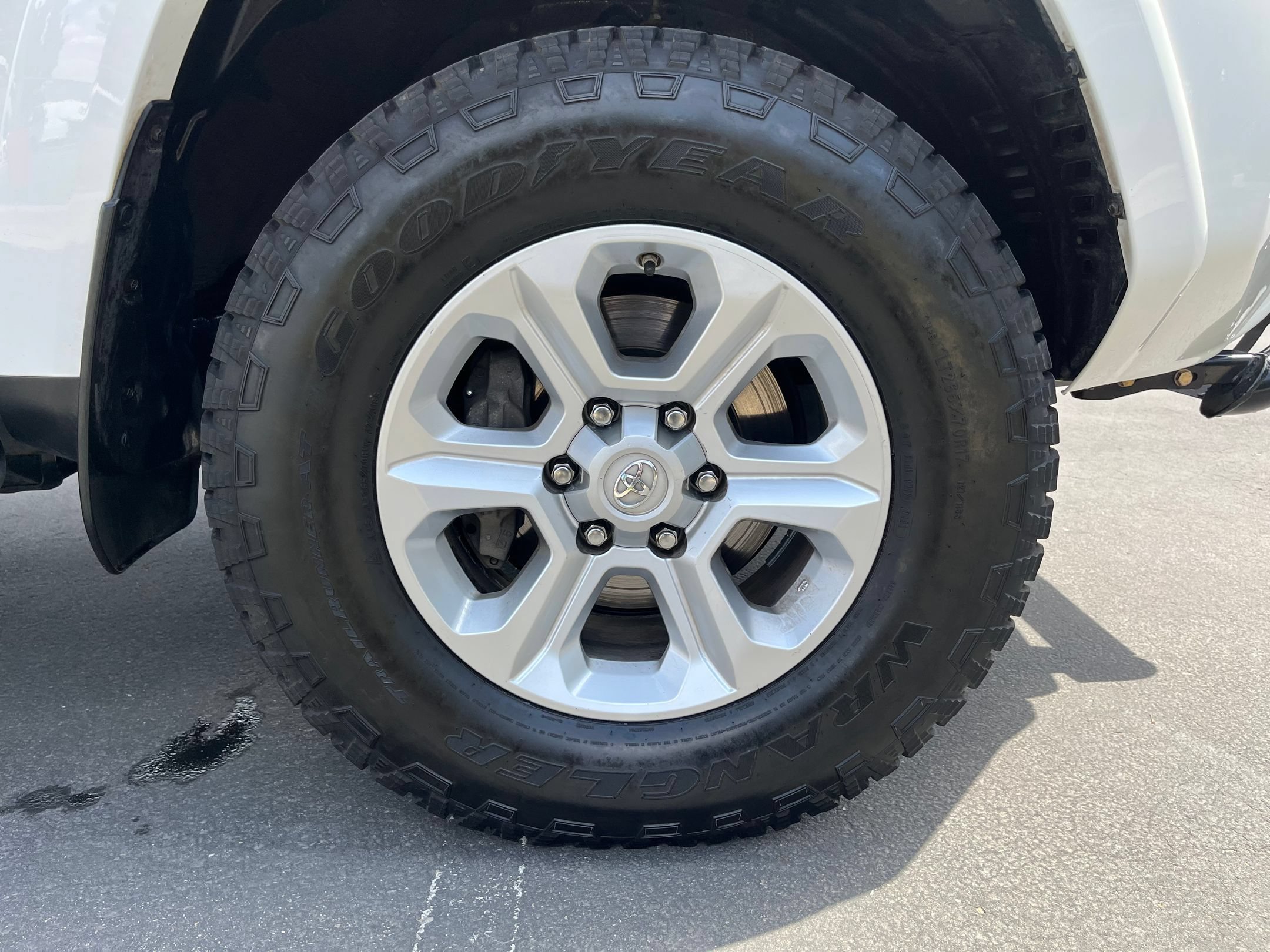 Used 2019 Toyota 4Runner SR5 AWD/4WD image 31