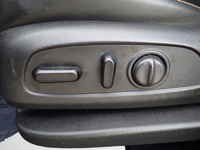 Used 2020 Chevrolet Equinox LT w/ Sport Edition image 13