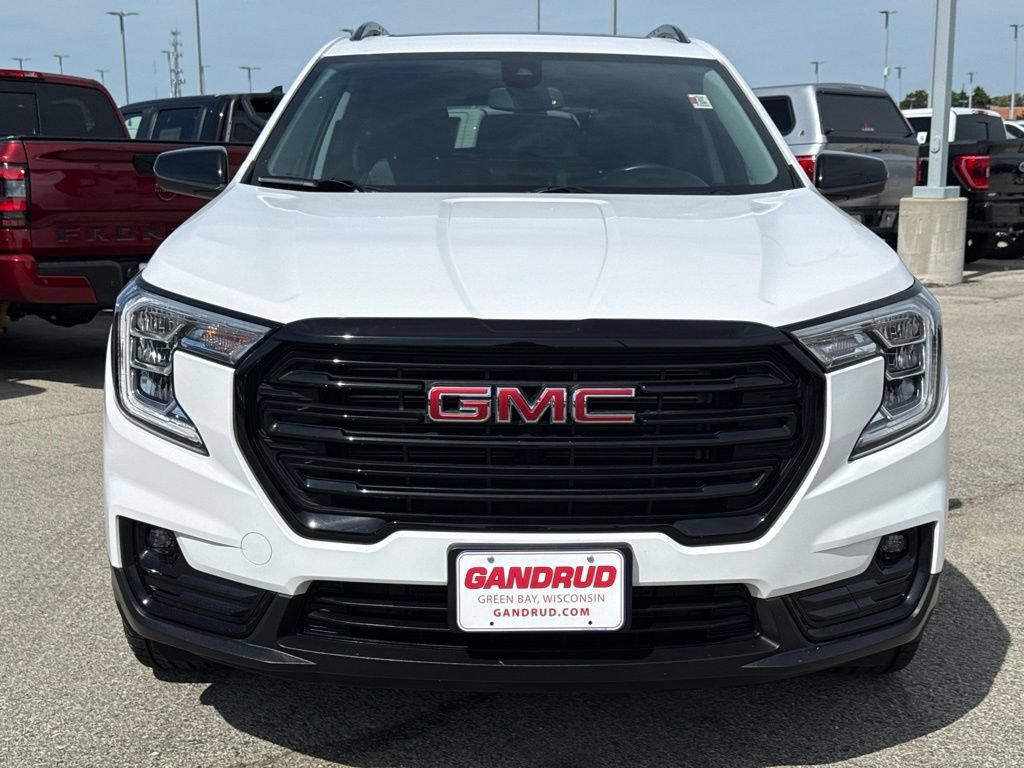 Certified 2024 GMC Terrain SLT w/ Elevation Edition AWD/4WD image 3