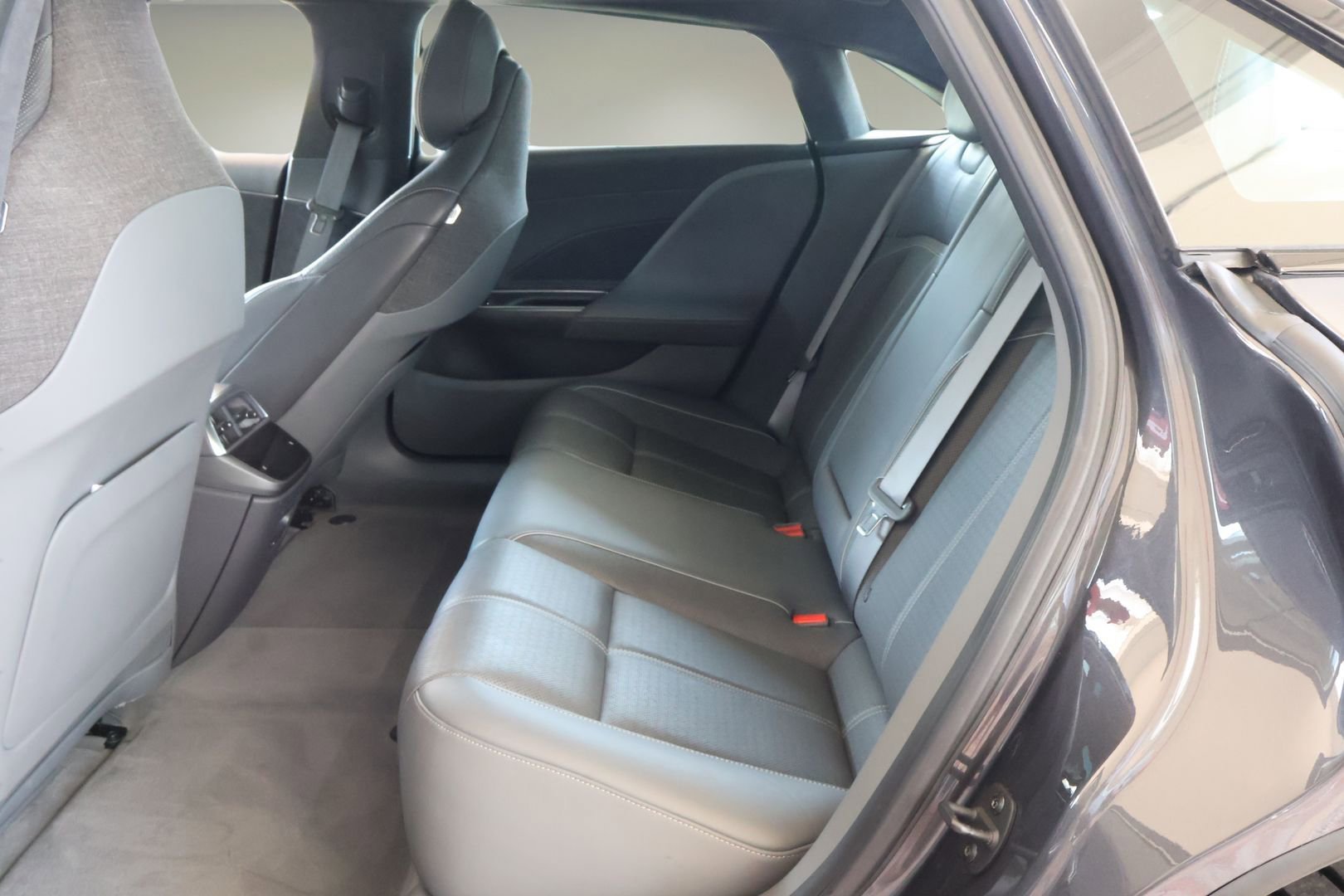 Used 2022 Lucid Air Grand Touring image 13