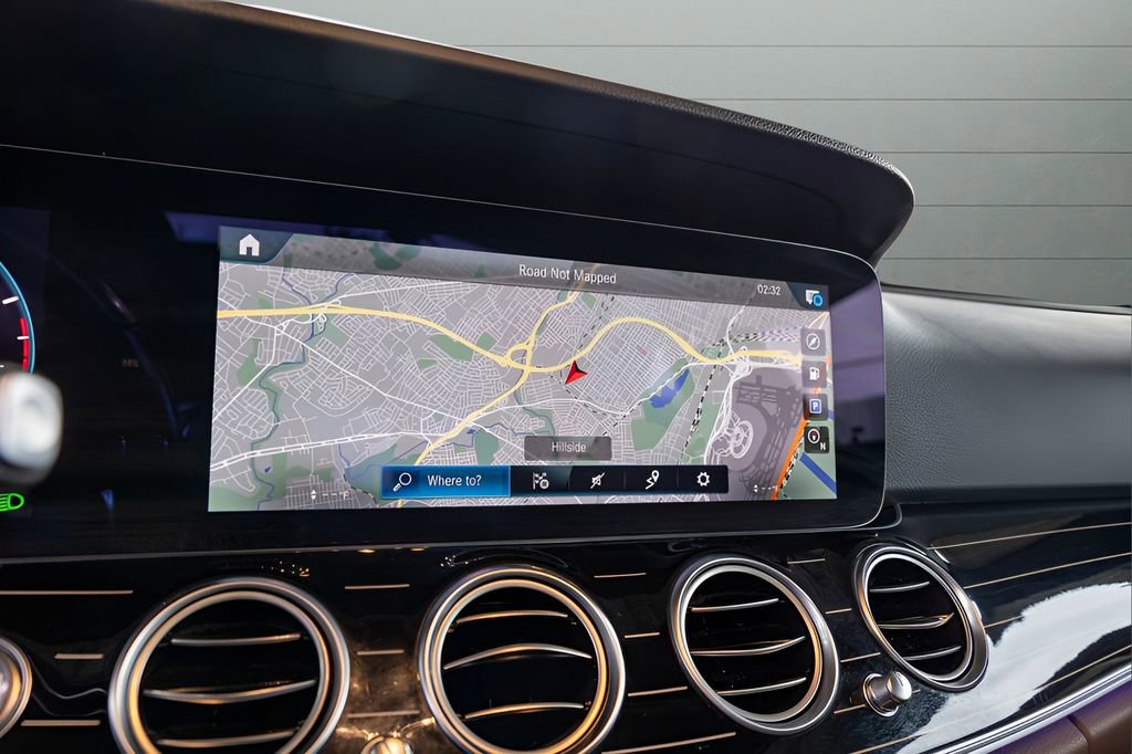 Used 2022 Mercedes-Benz E 350 4MATIC Sedan image 23
