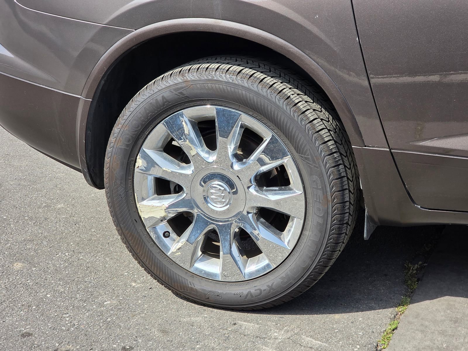 Used 2011 Buick Enclave CXL image 6