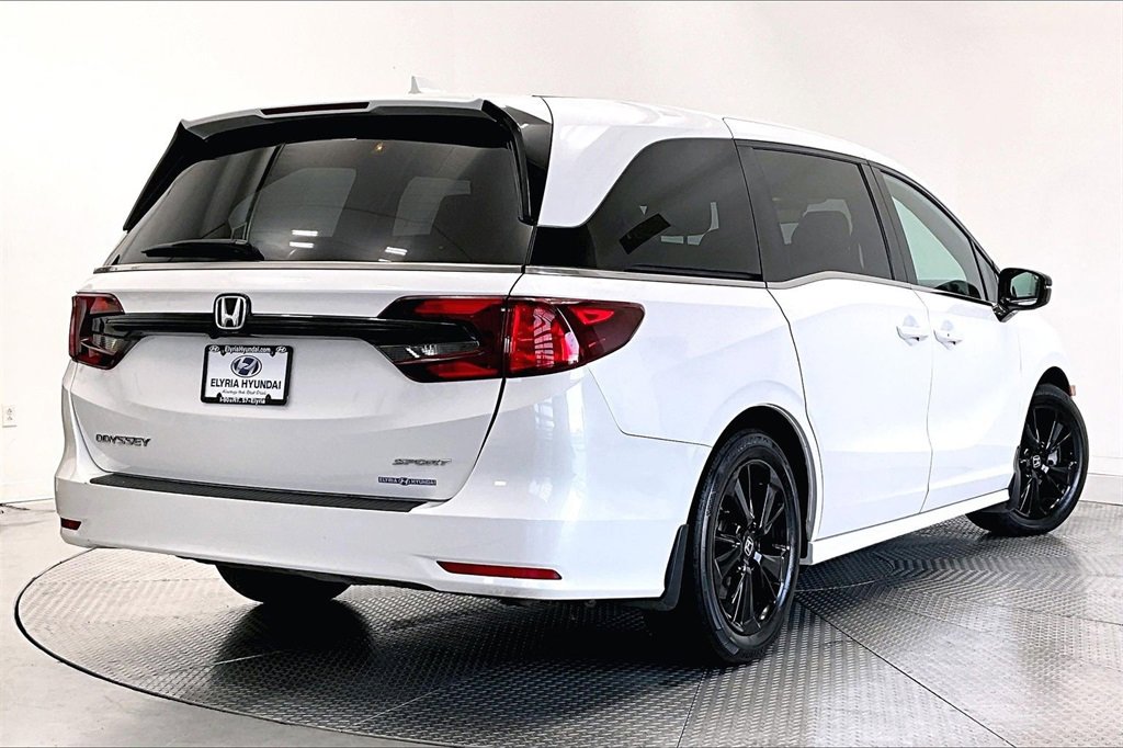 Used 2023 Honda Odyssey Sport image 2