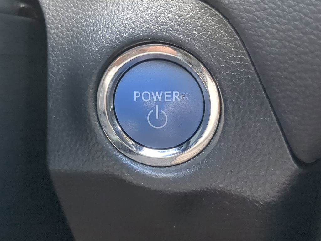 Used 2021 Toyota RAV4 XLE w/ Convenience Package image 33