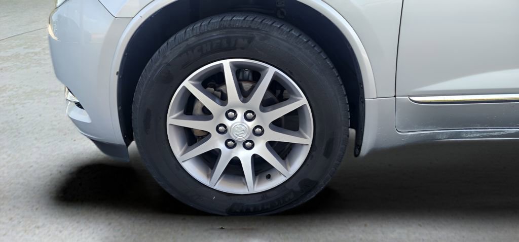 Used 2016 Buick Enclave Leather image 10