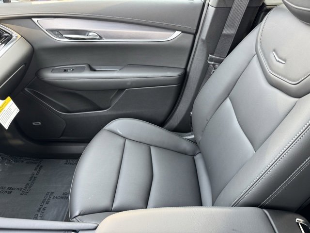 New 2025 Cadillac XT6 Luxury image 25