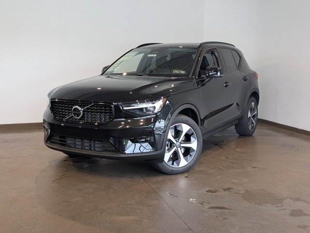 New 2026 Volvo XC40 B5 Plus w/ Protection Package Premier video 1