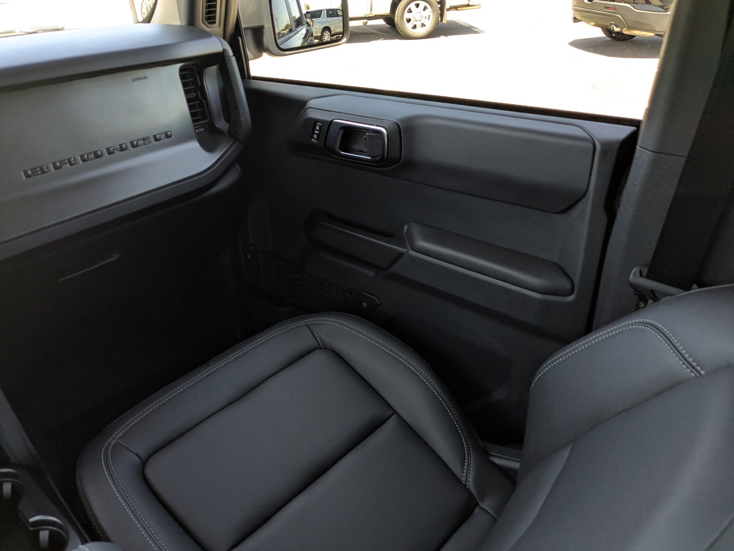 Used 2025 Ford Bronco Big Bend w/ Black Diamond Package image 17