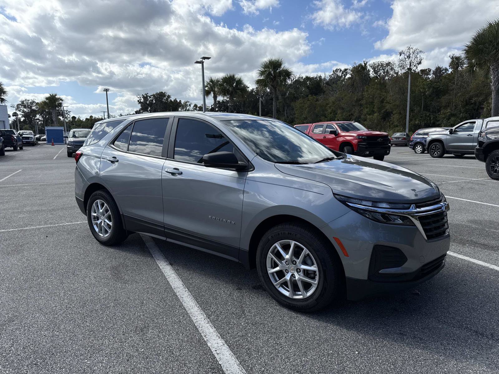 Used 2024 Chevrolet Equinox LS w/ LS Convenience Package image 1