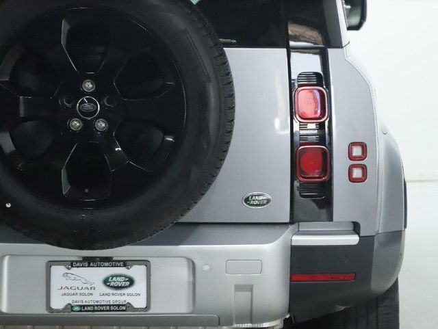 Used 2023 Land Rover Defender 110 SE image 48