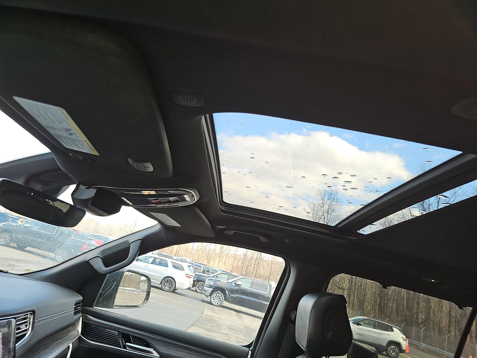 Used 2024 Jeep Wagoneer Series III w/ Premium Group I image 15