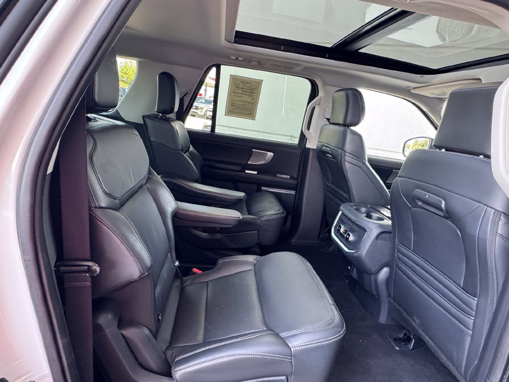 Used 2025 Ford Expedition Max Platinum AWD/4WD image 31