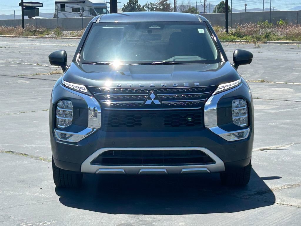 Used 2025 Mitsubishi Outlander 4WD Plug-In Hybrid image 10