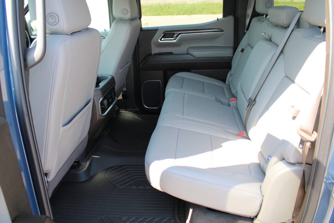 Used 2024 Chevrolet Silverado 1500 LTZ AWD/4WD image 10