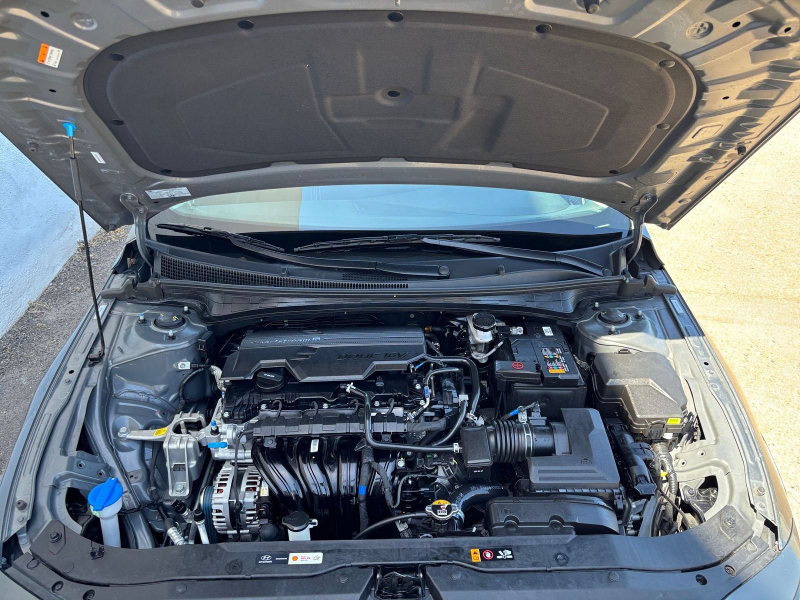 Used 2025 Hyundai Elantra SEL FWD image 33