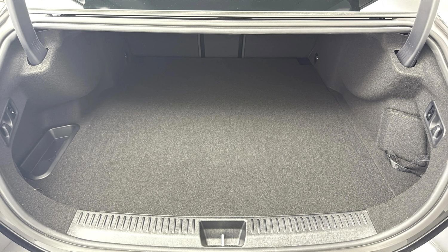 Used 2026 Mercedes-Benz E 53 AMG e 4MATIC Sedan image 15