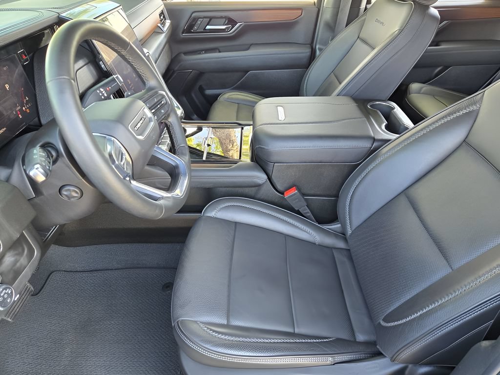 Used 2025 GMC Yukon Denali AWD/4WD image 12