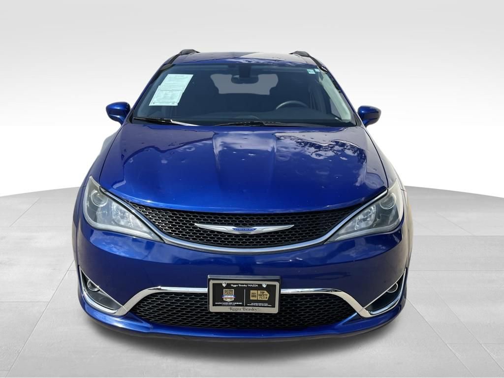 Used 2018 Chrysler Pacifica Touring Plus FWD image 2