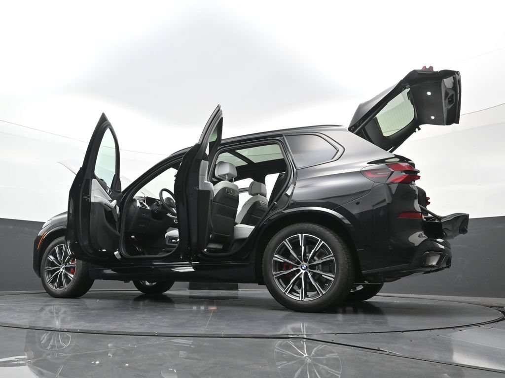 New 2026 BMW X5 xDrive50e w/ M Sport Package AWD/4WD image 42