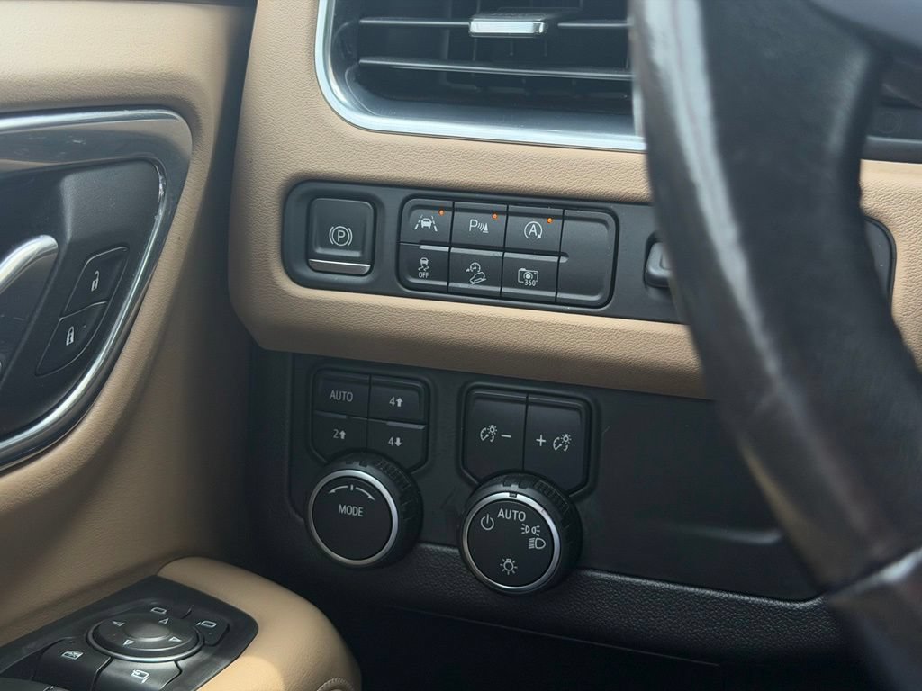 Used 2023 Chevrolet Tahoe Premier AWD/4WD image 24