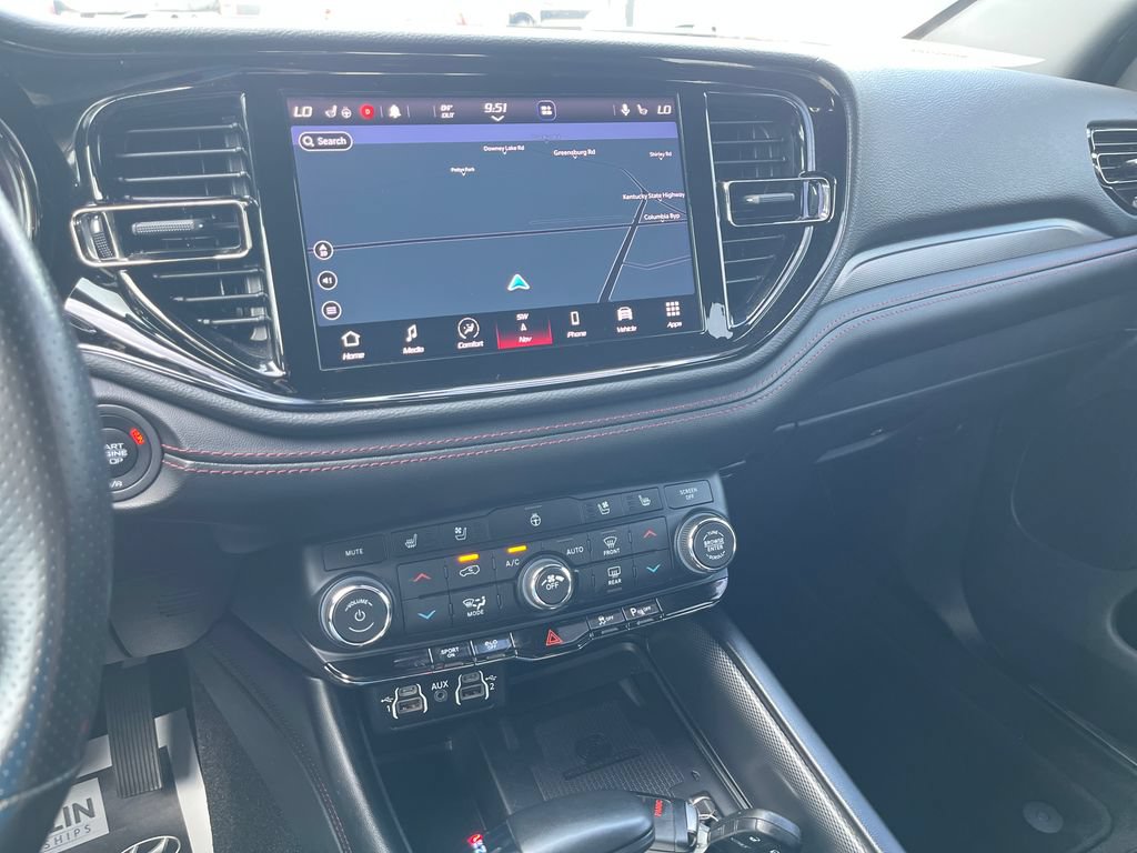 Used 2022 Dodge Durango R/T w/ Blacktop Package AWD/4WD image 17