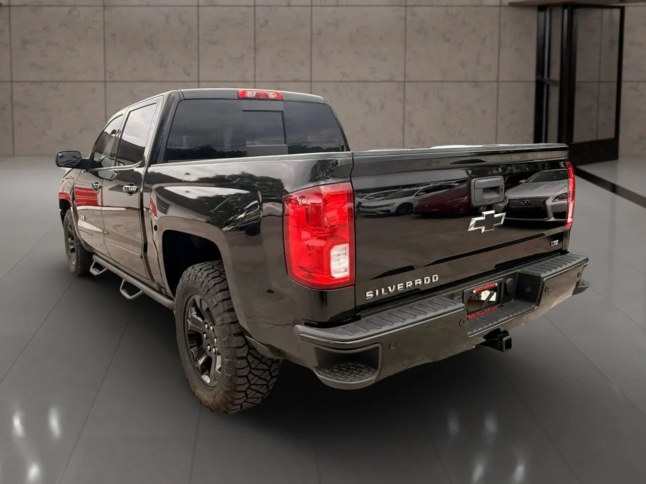 Used 2017 Chevrolet Silverado 1500 LTZ Z71 w/ LTZ Plus Package AWD/4WD image 6