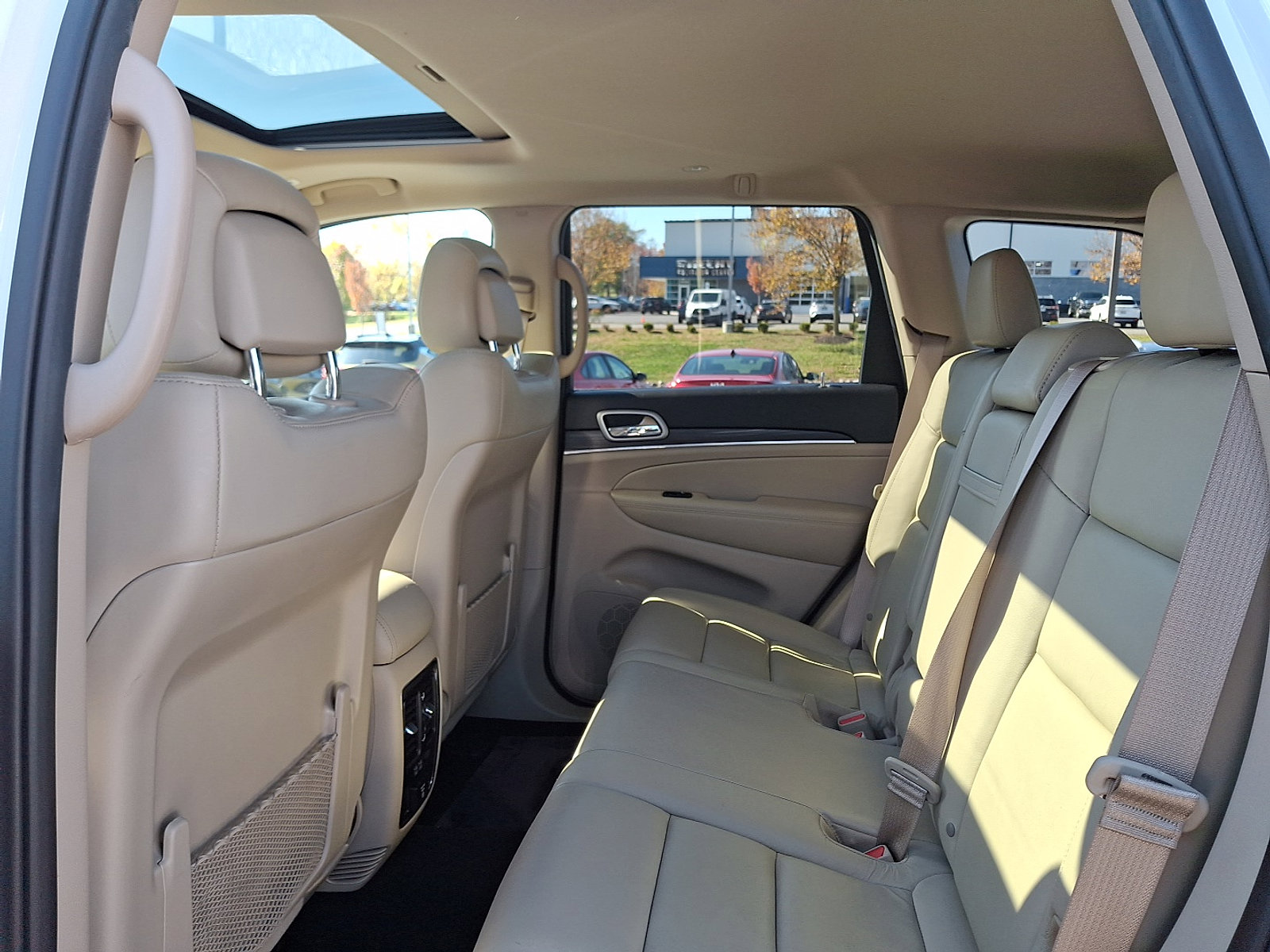 Used 2019 Jeep Grand Cherokee Limited w/ Trailer Tow Group IV image 9