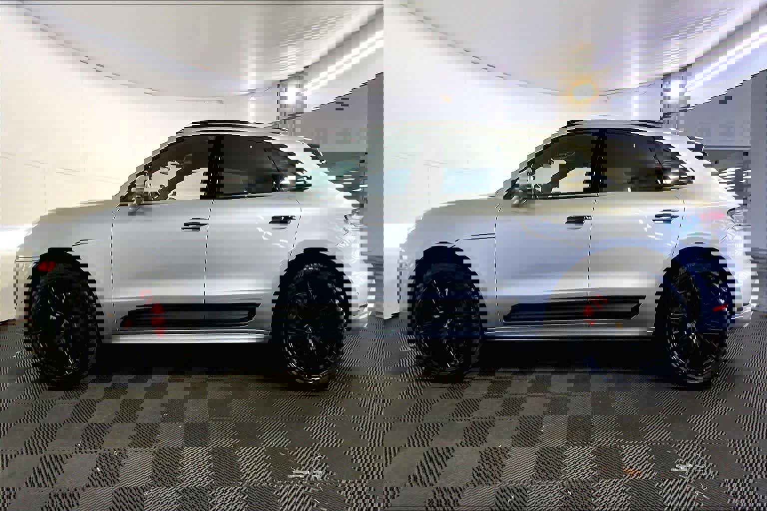 Used 2022 Porsche Macan GTS image 2