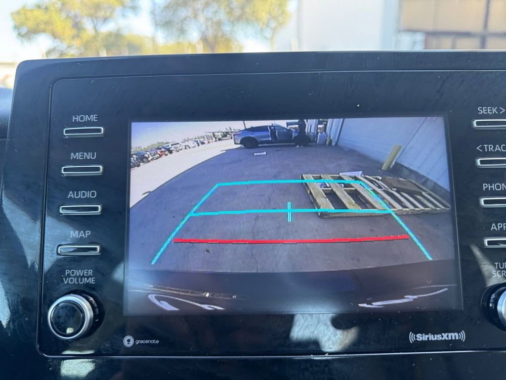 Used 2022 Toyota Camry SE image 11