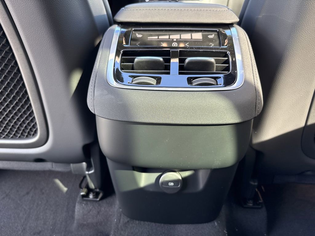 New 2026 Volvo XC90 B5 Ultra image 13