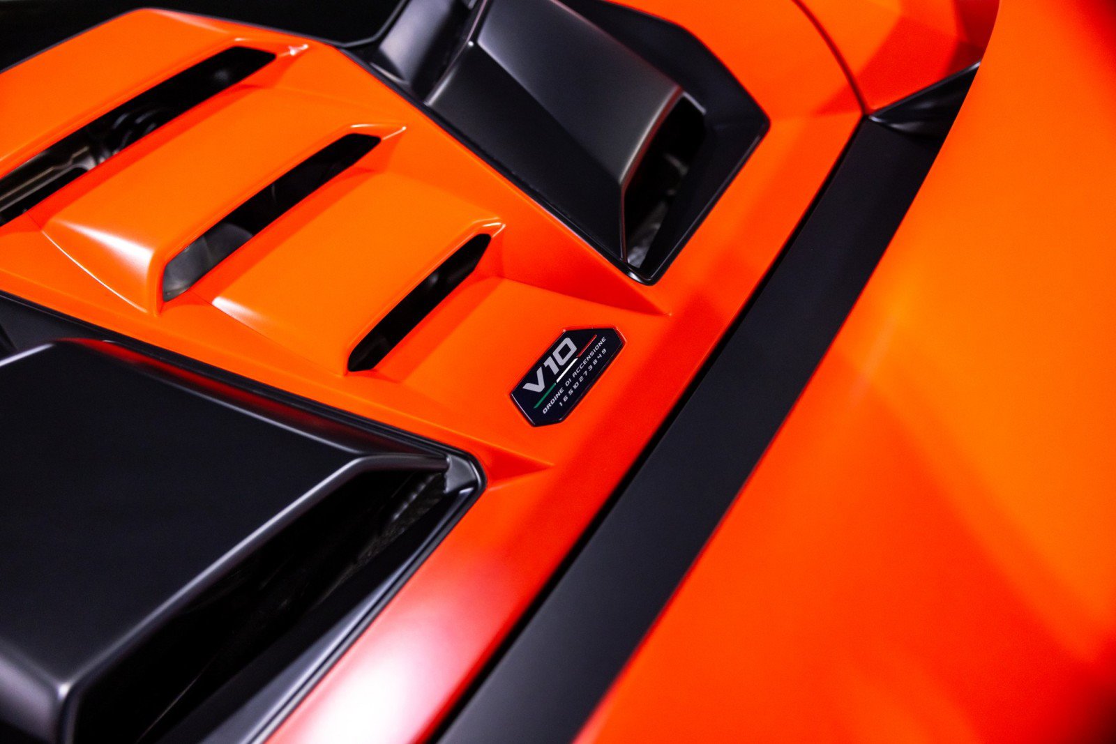 Used 2023 Lamborghini Huracan Tecnica RWD image 16