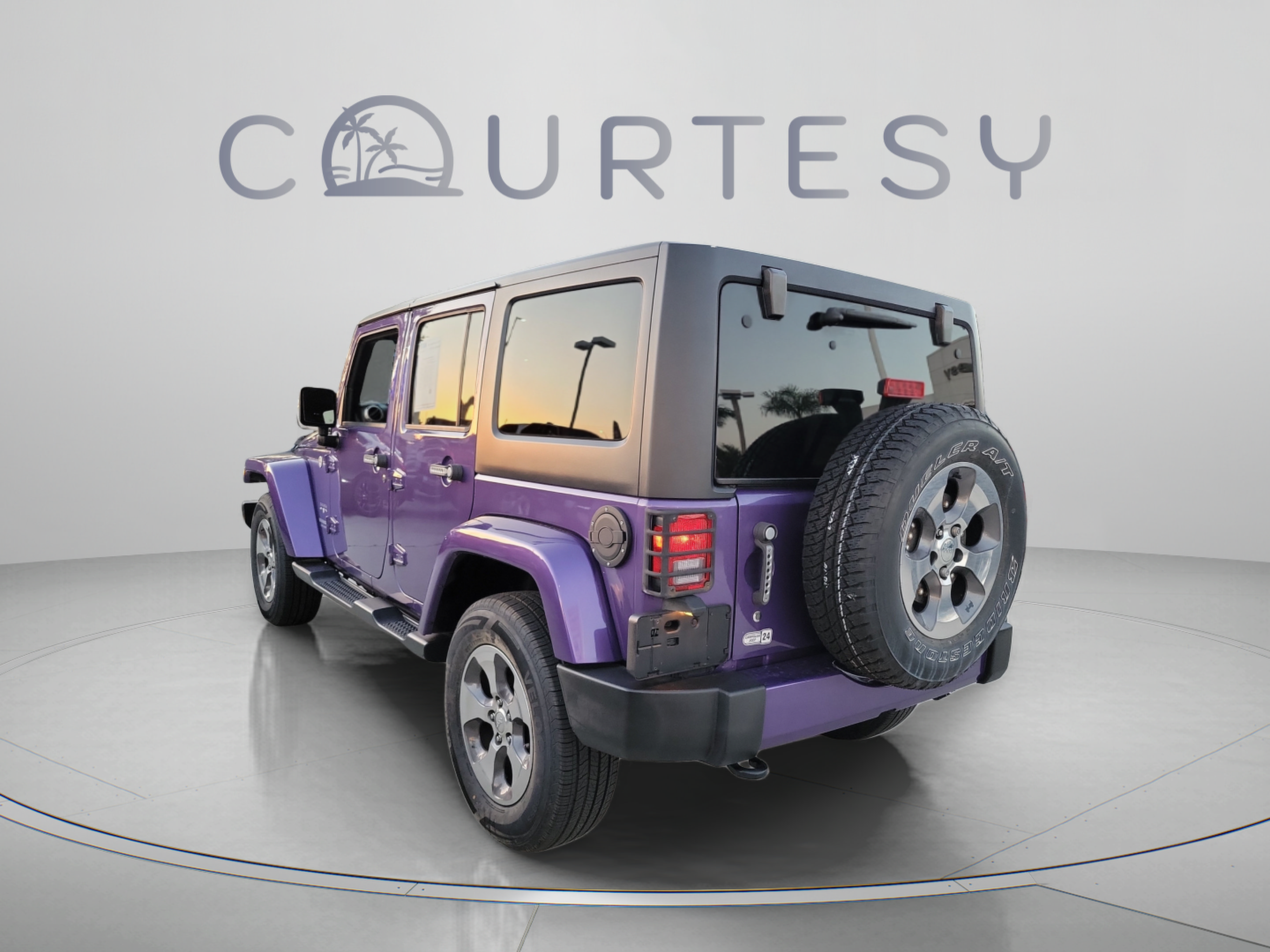 Used 2017 Jeep Wrangler Unlimited Sahara AWD/4WD image 2