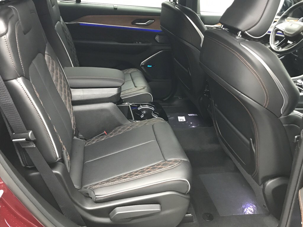 New 2026 Jeep Grand Cherokee L Summit image 15