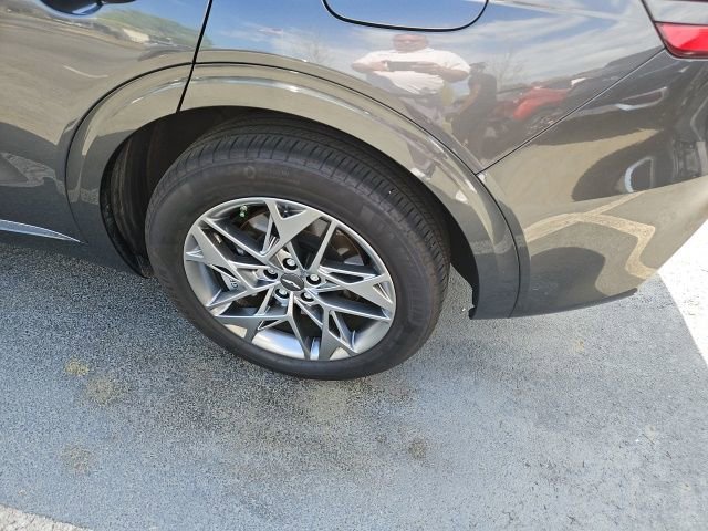 Used 2024 Genesis GV70 2.5T w/ Select Package image 12