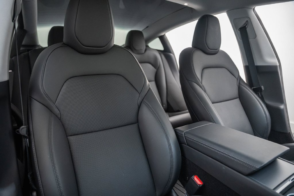 Used 2026 Tesla Model 3 RWD image 32
