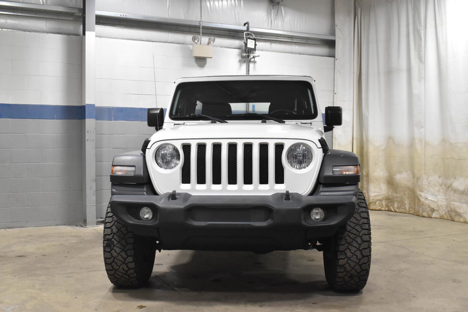 Used 2018 Jeep Wrangler Unlimited Sport AWD/4WD image 26