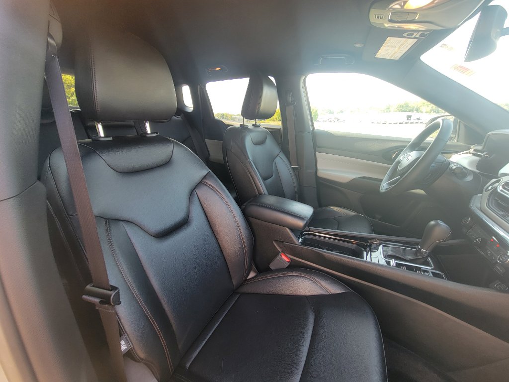 Used 2024 Jeep Compass Limited image 36