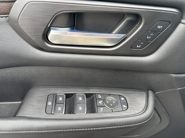 Certified 2026 Nissan Armada SL w/ Captain's Chari Seat Package AWD/4WD image 12