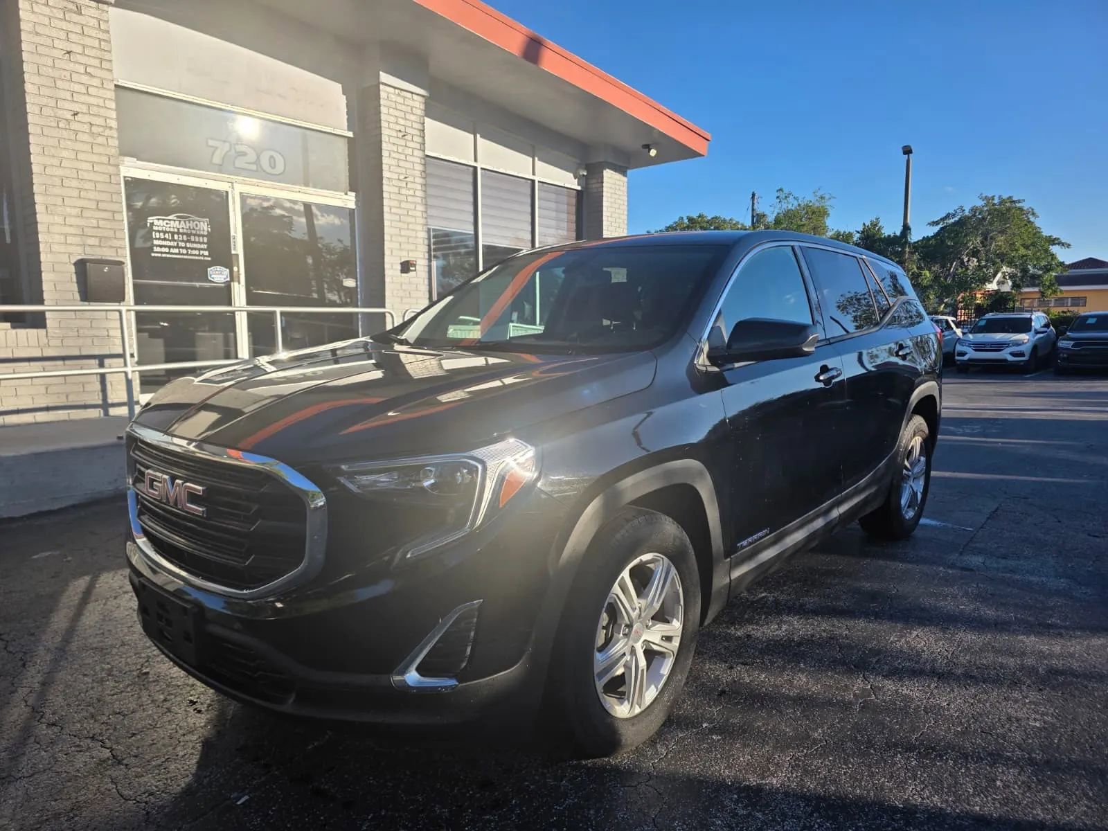 Used 2018 GMC Terrain SLE FWD image 1
