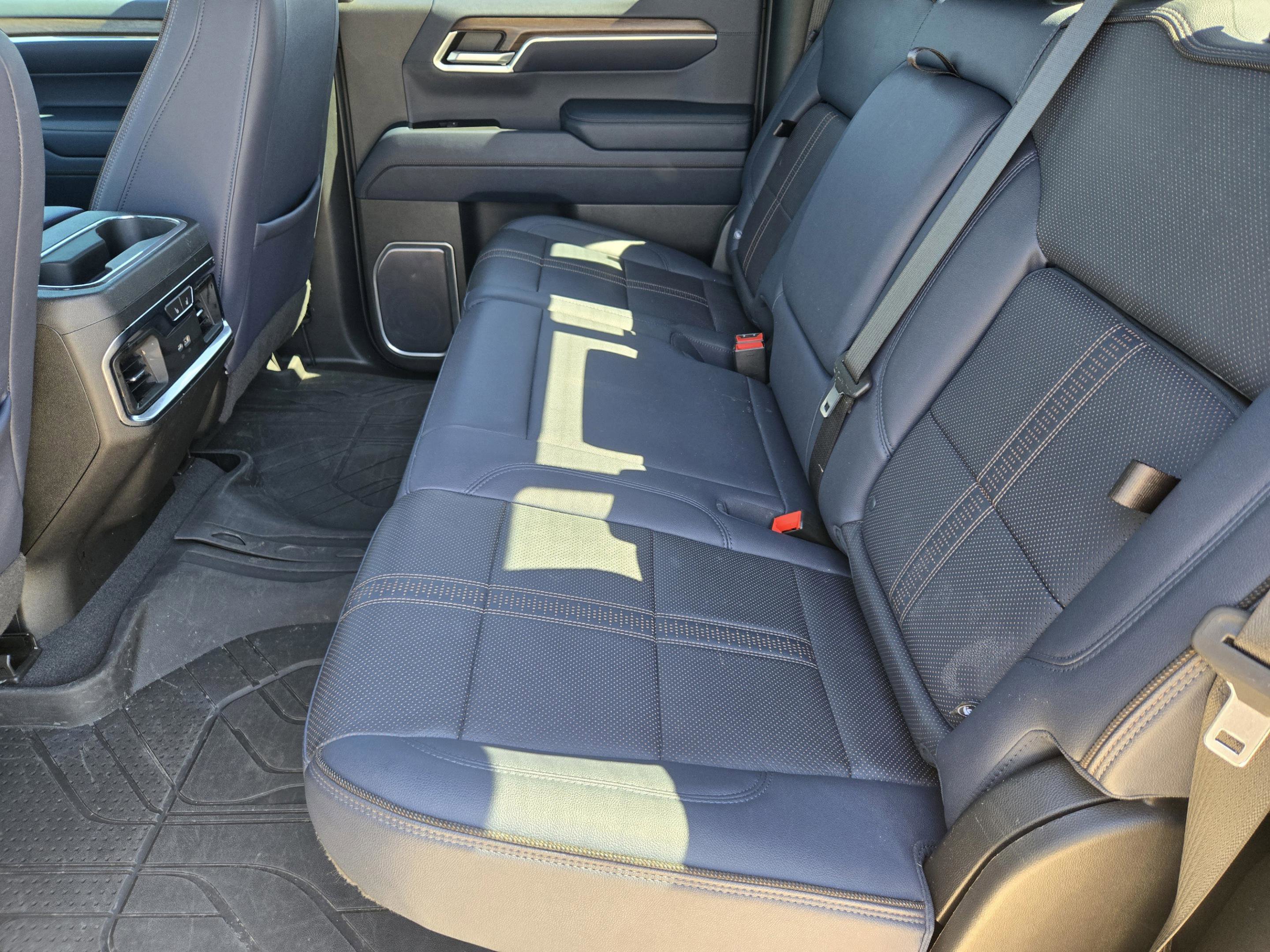 Used 2023 Chevrolet Silverado 1500 High Country w/ Technology Package image 40