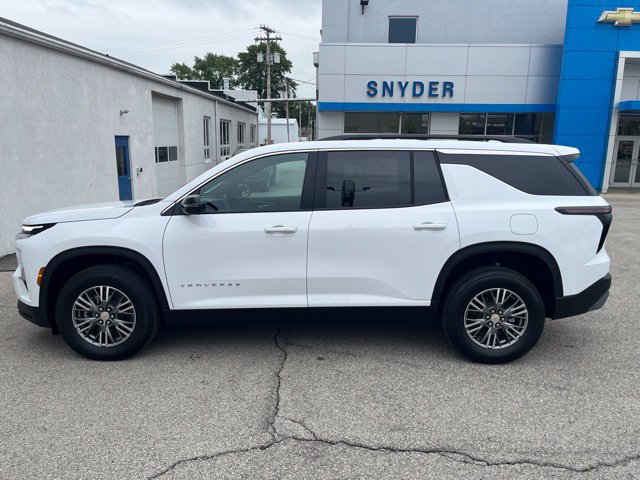 New 2027 Chevrolet Traverse LT FWD image 2