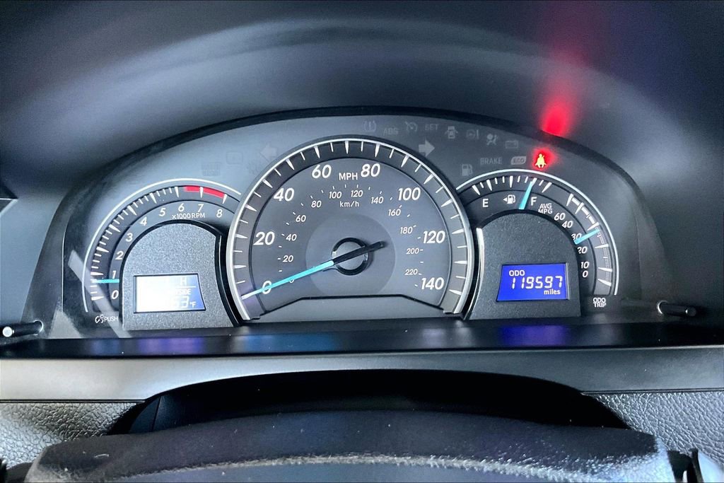 Used 2014 Toyota Camry LE image 13