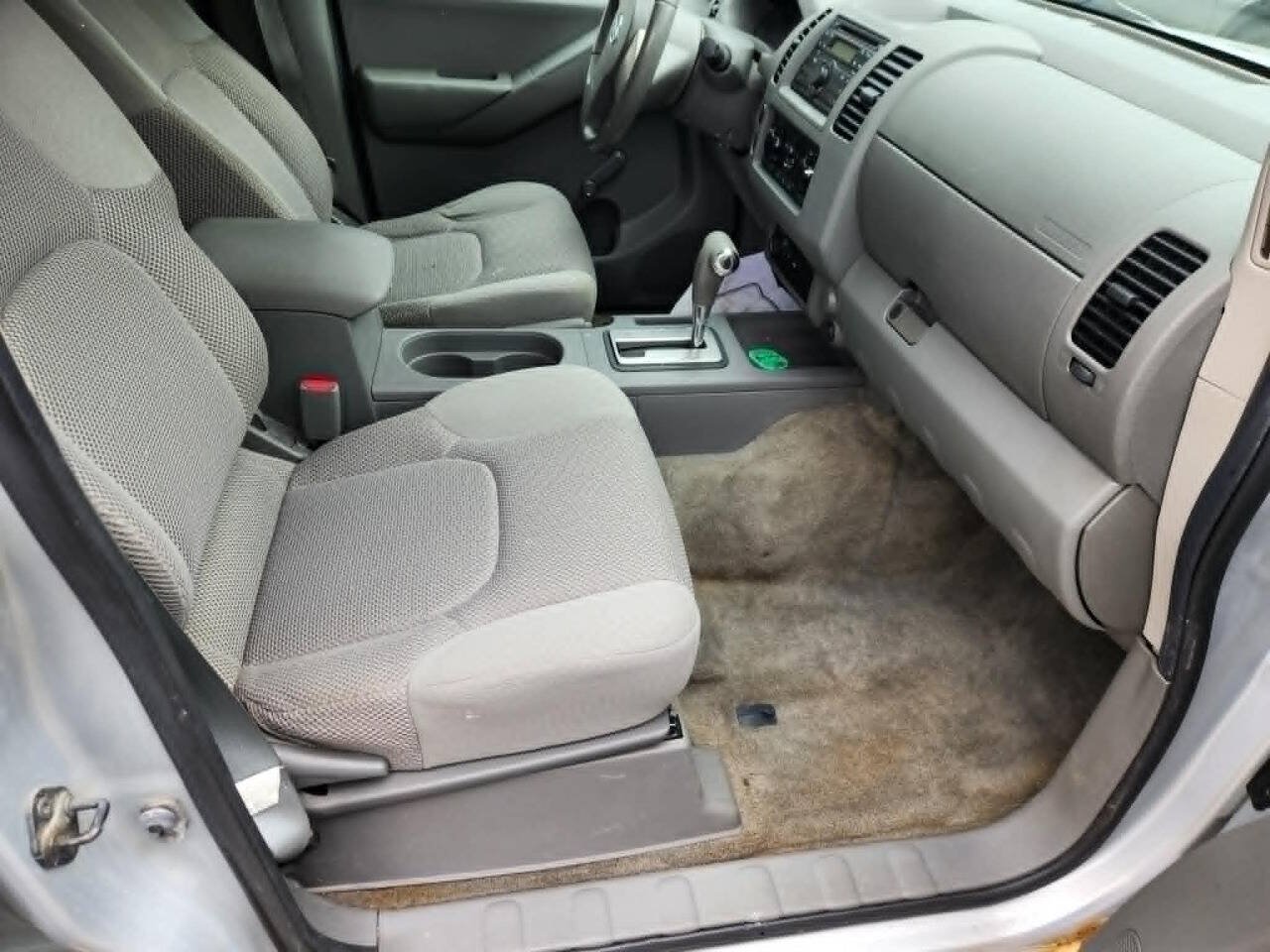 Used 2011 Nissan Frontier S AWD/4WD image 17