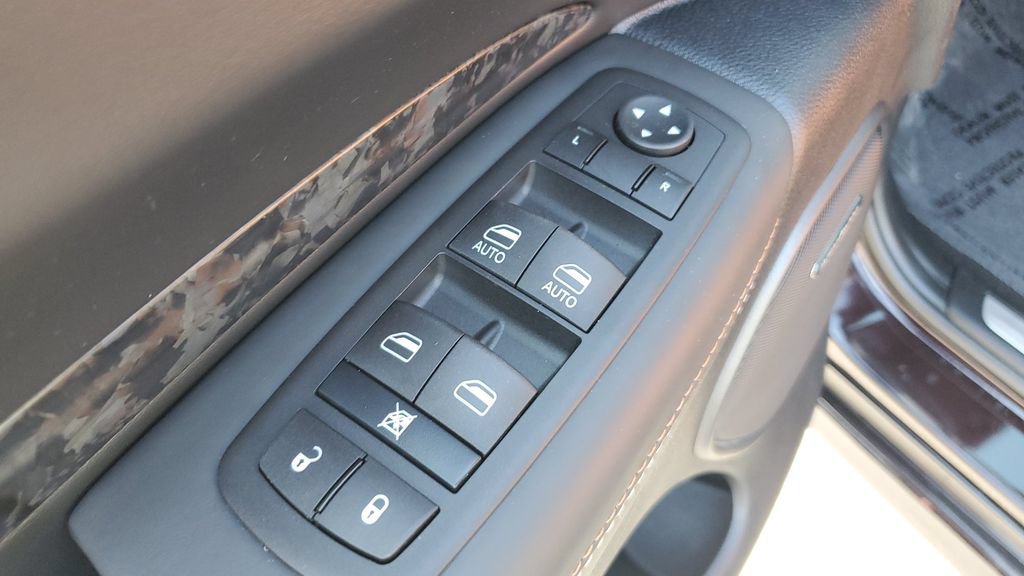 Used 2025 Dodge Durango SRT Hellcat AWD/4WD image 24