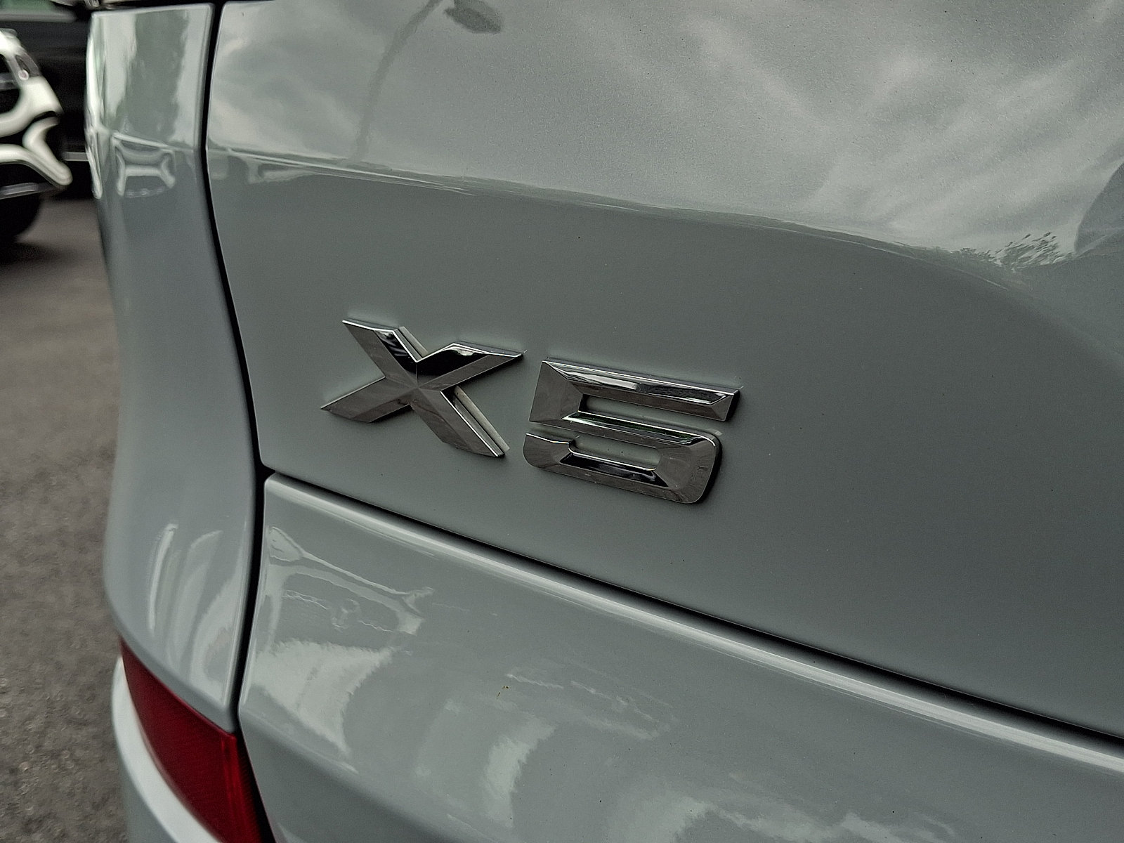 Used 2024 BMW X5 xDrive40i w/ M Sport Package AWD/4WD image 14